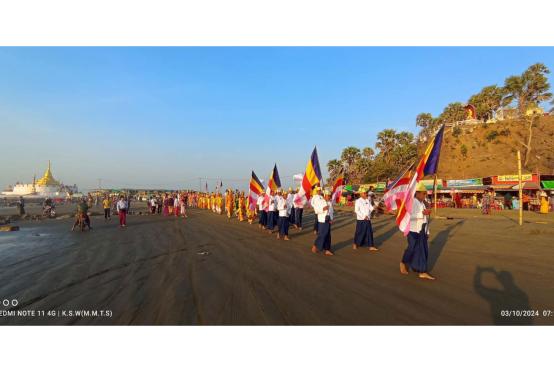 သမိုင်းဝင် ဆံတော်ရှင် မော်တင်စွန်းဘုရားပွဲတော် စတင်ဖွင့်လှစ်သည့် အခမ်းအနားကို တွေ့ရစဉ်