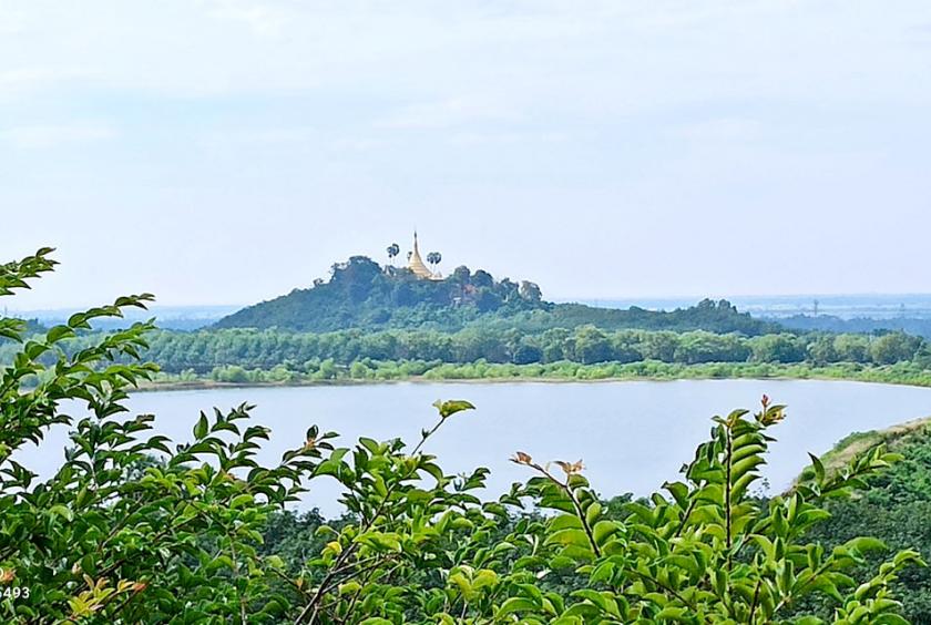 မွန်ပြည်နယ် မော်လမြိုင်မြို့ရှိ တောင်ဝိုင်းတောင်ကို တွေ့ရစဉ် 